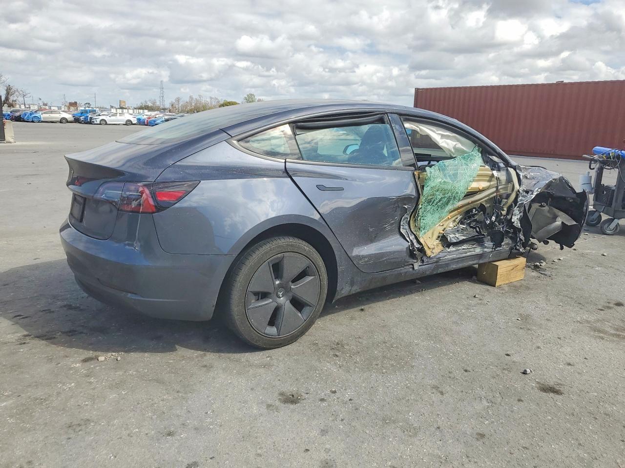 2023 TESLA MODEL 3 photo 3