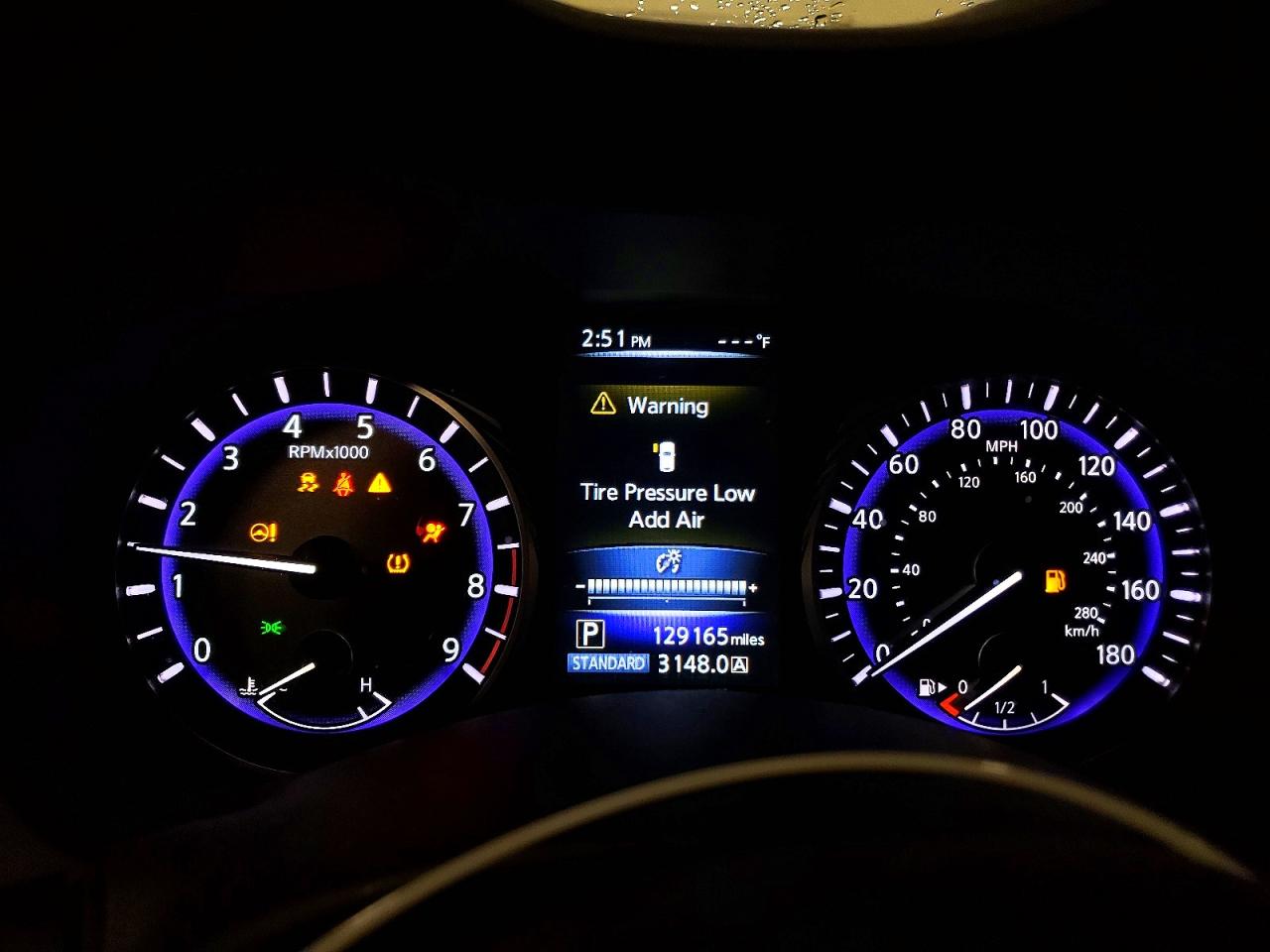 2015 INFINITI Q50 BASE photo 17
