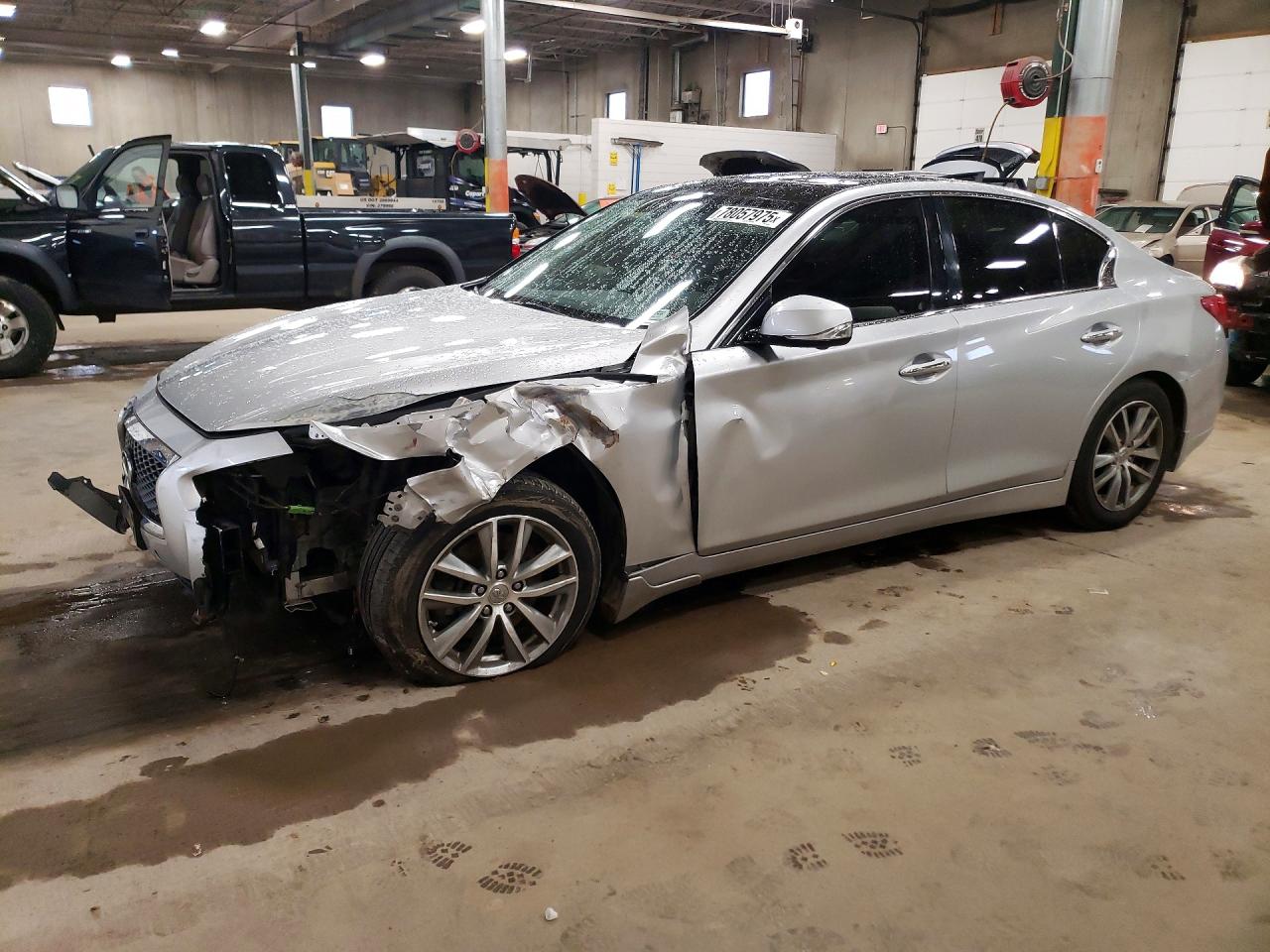 2015 INFINITI Q50