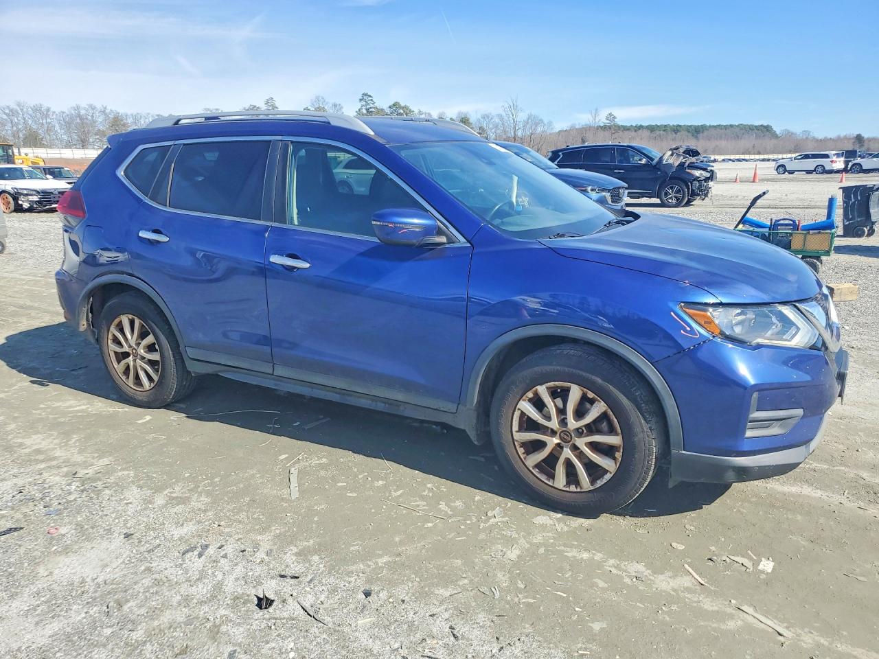 2019 NISSAN ROGUE S photo 4
