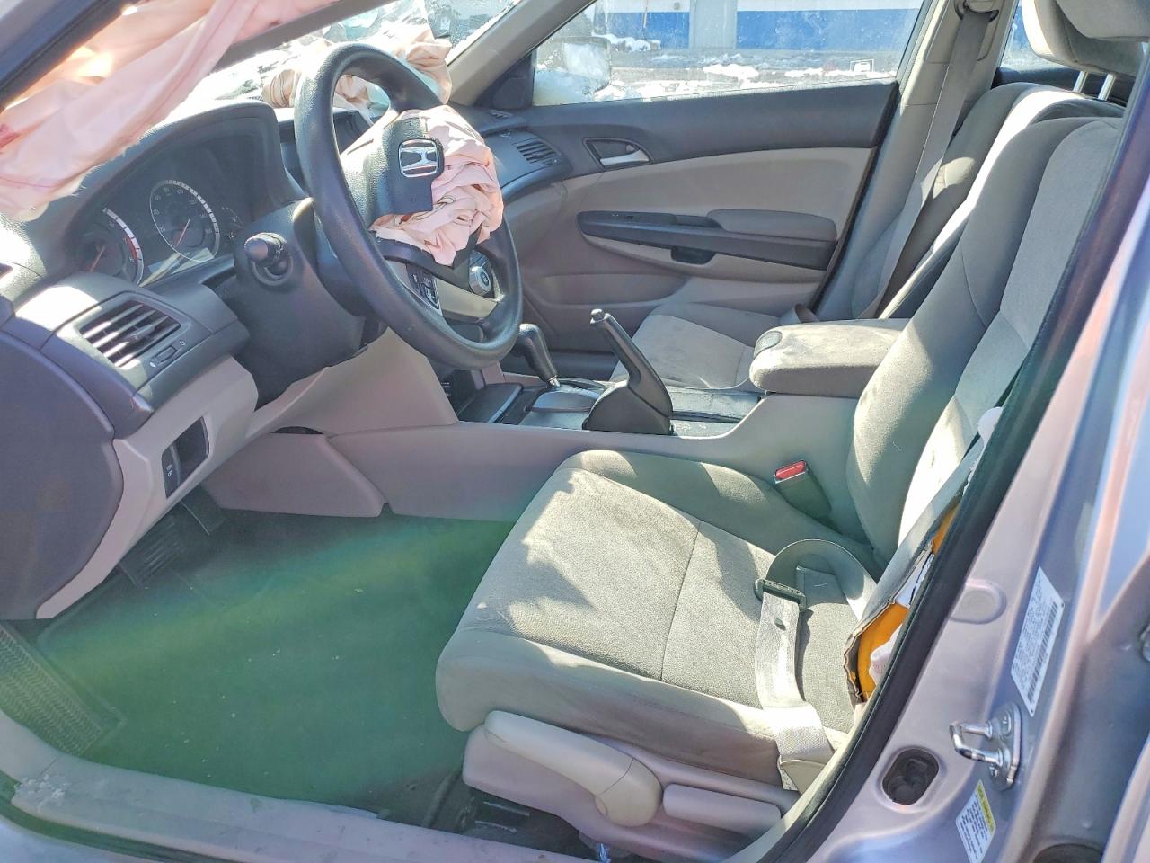 2010 HONDA ACCORD LX photo 13