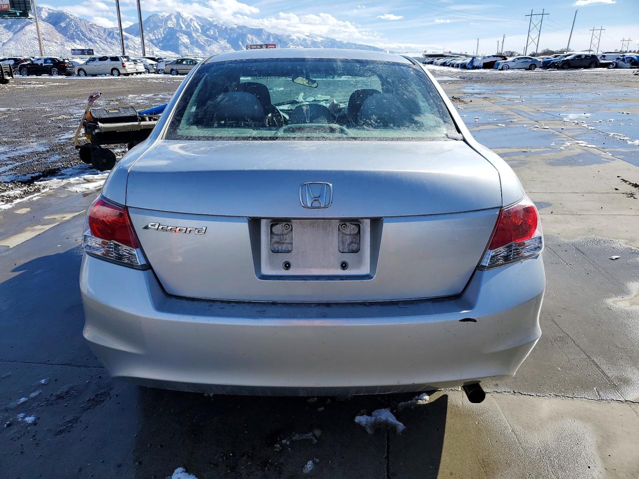 2010 HONDA ACCORD LX photo 11