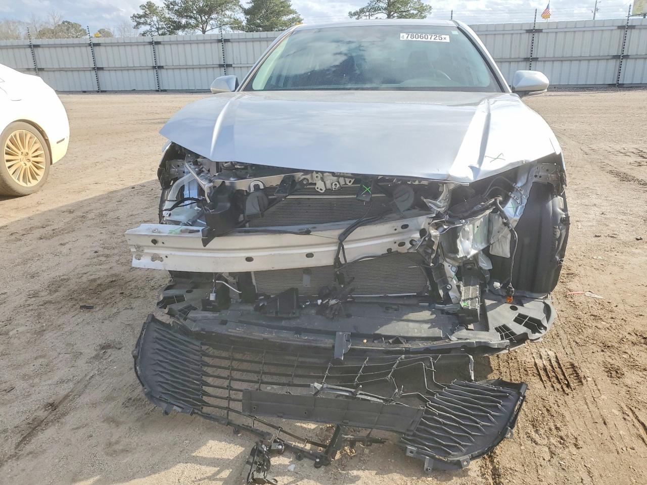 2025 TOYOTA CAMRY XSE photo 5