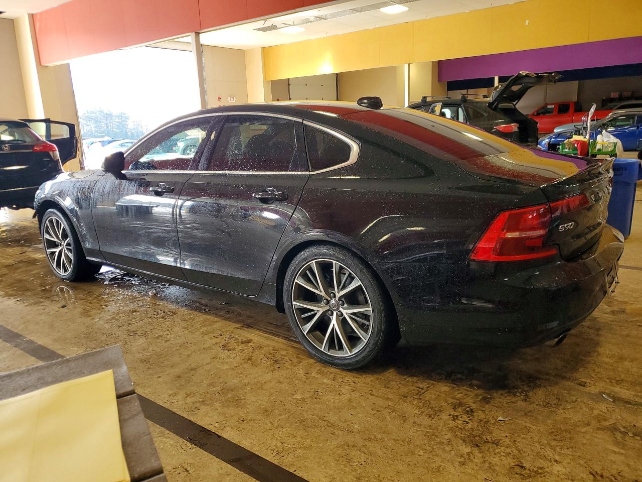 2017 VOLVO S90 T5 MOMENTUM photo 2