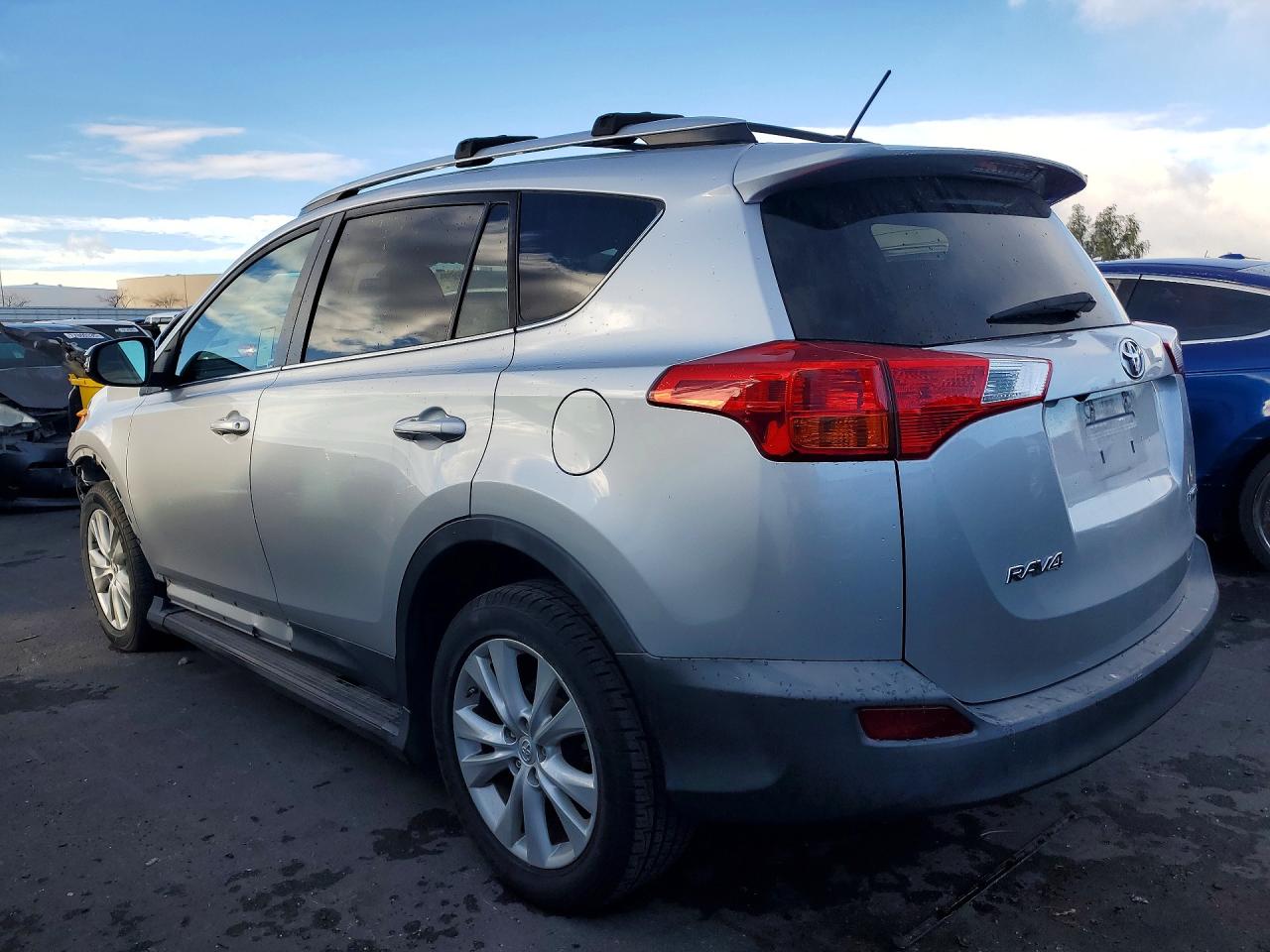 2015 TOYOTA RAV4 LIMITED photo 4