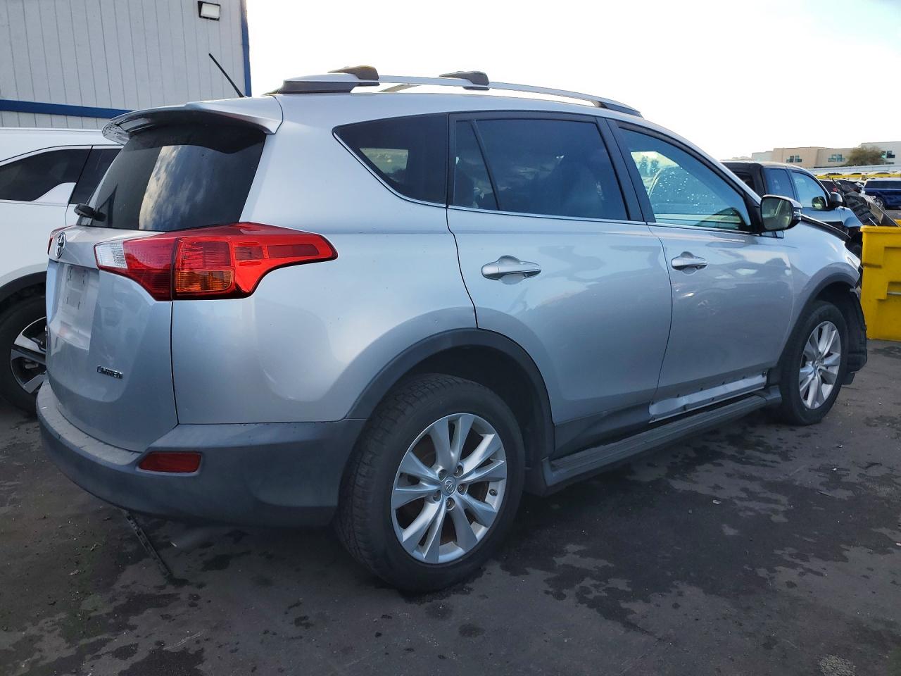 2015 TOYOTA RAV4 LIMITED photo 7