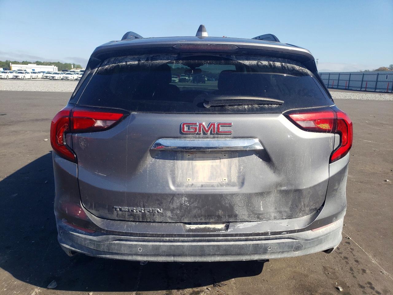 2018 GMC TERRAIN SLE photo 11