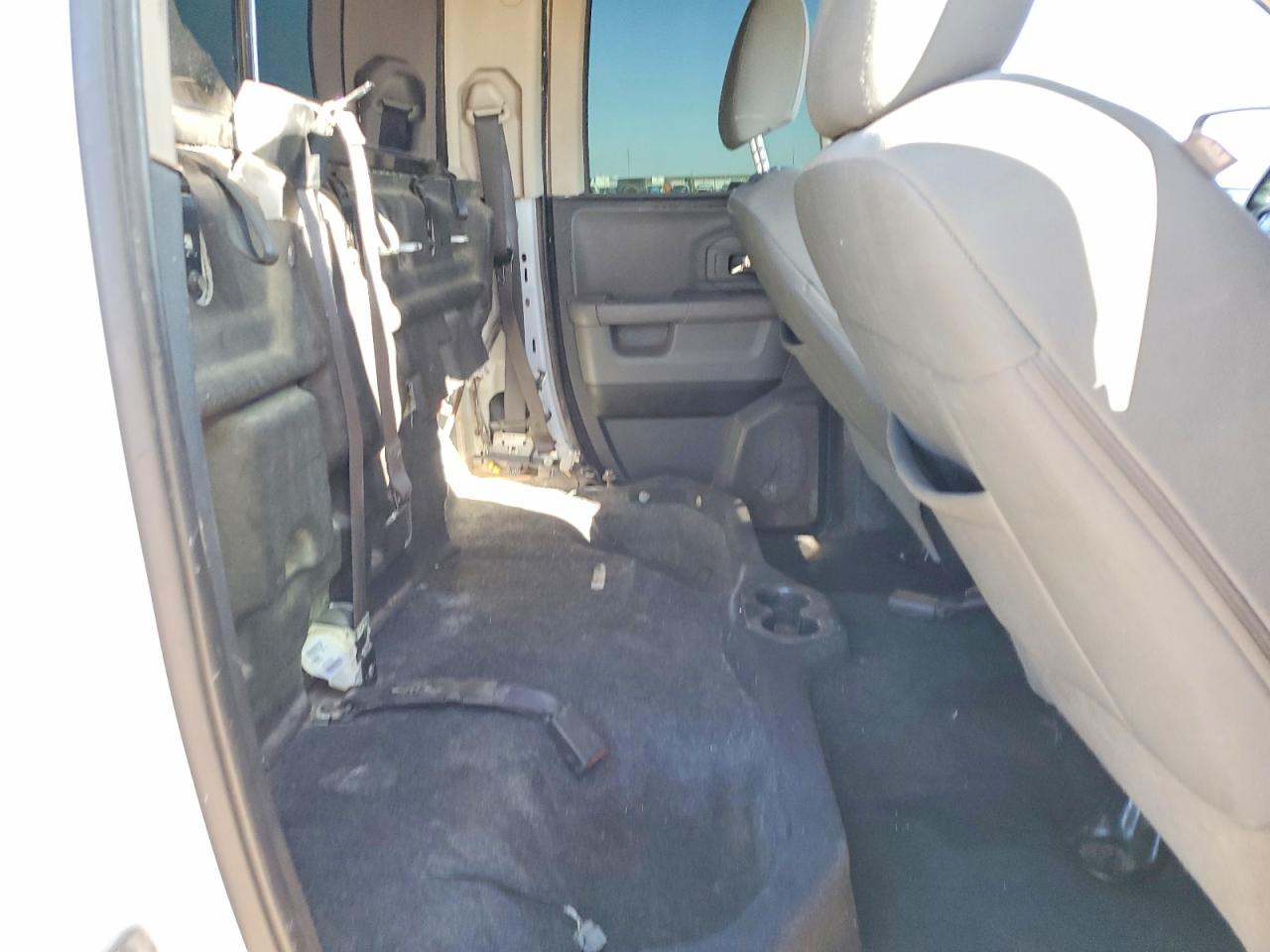 2015 RAM 1500 SLT photo 10