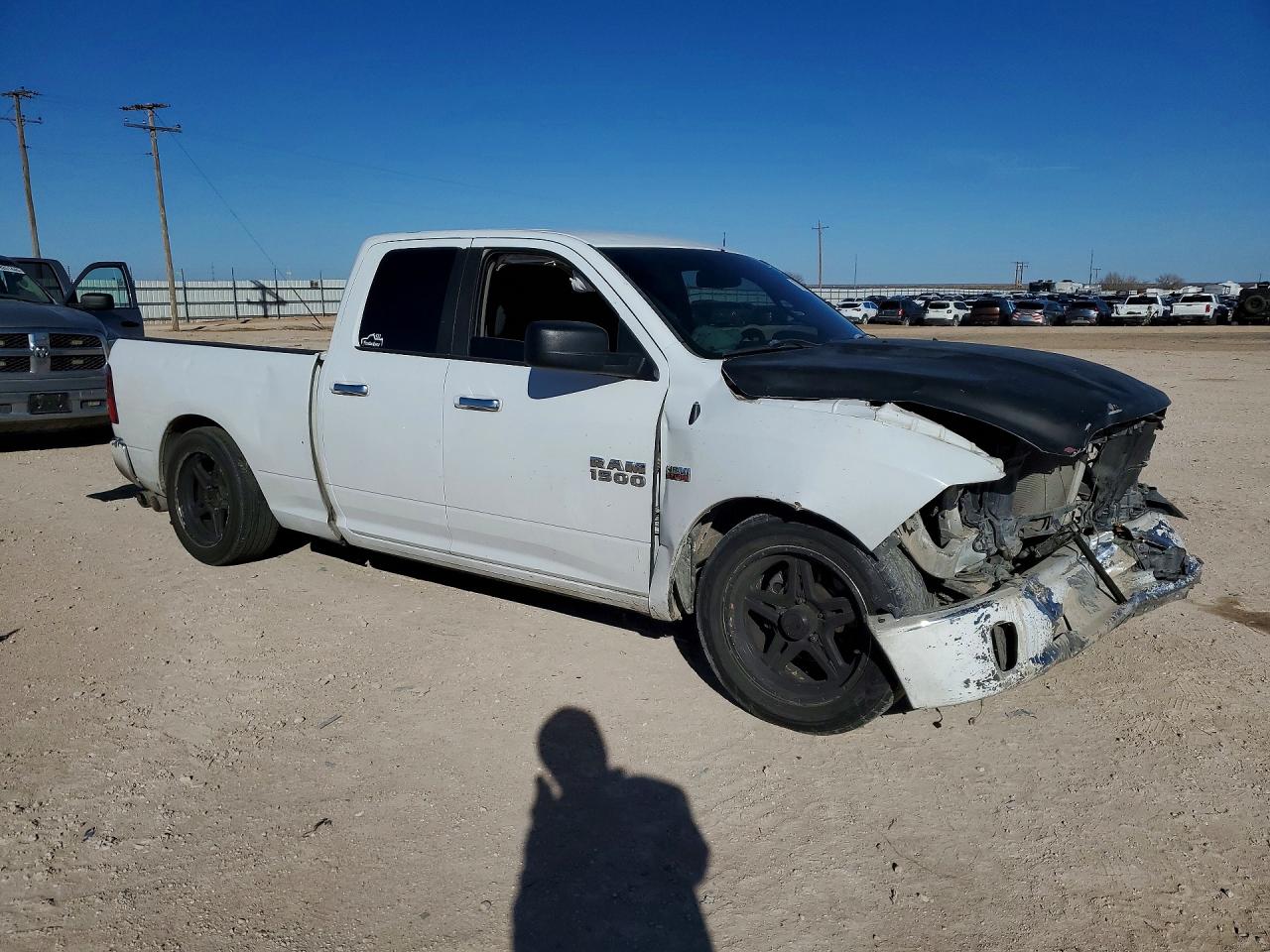 2015 RAM 1500 SLT photo 4