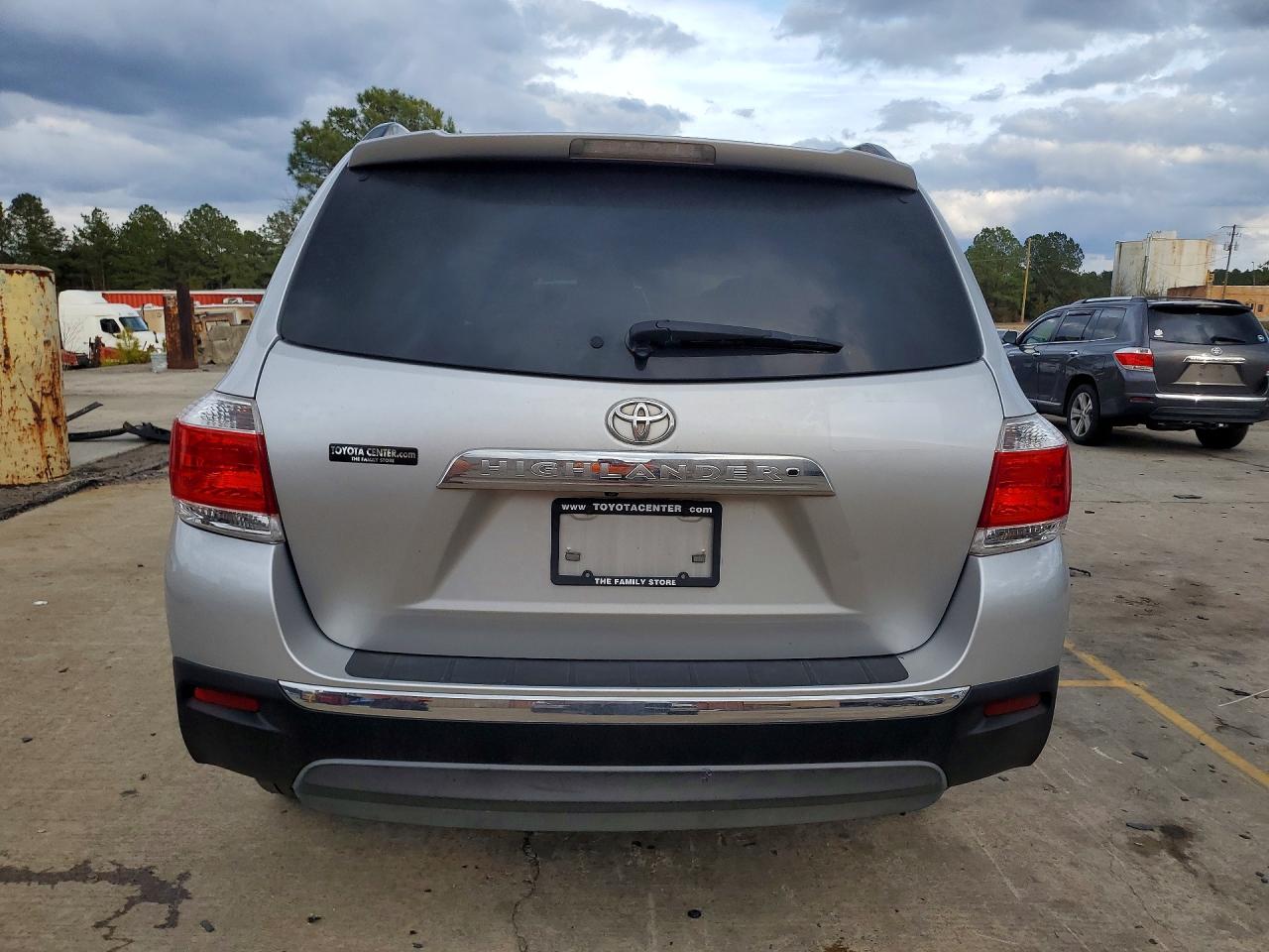 2013 TOYOTA HIGHLANDER LIMITED photo 6