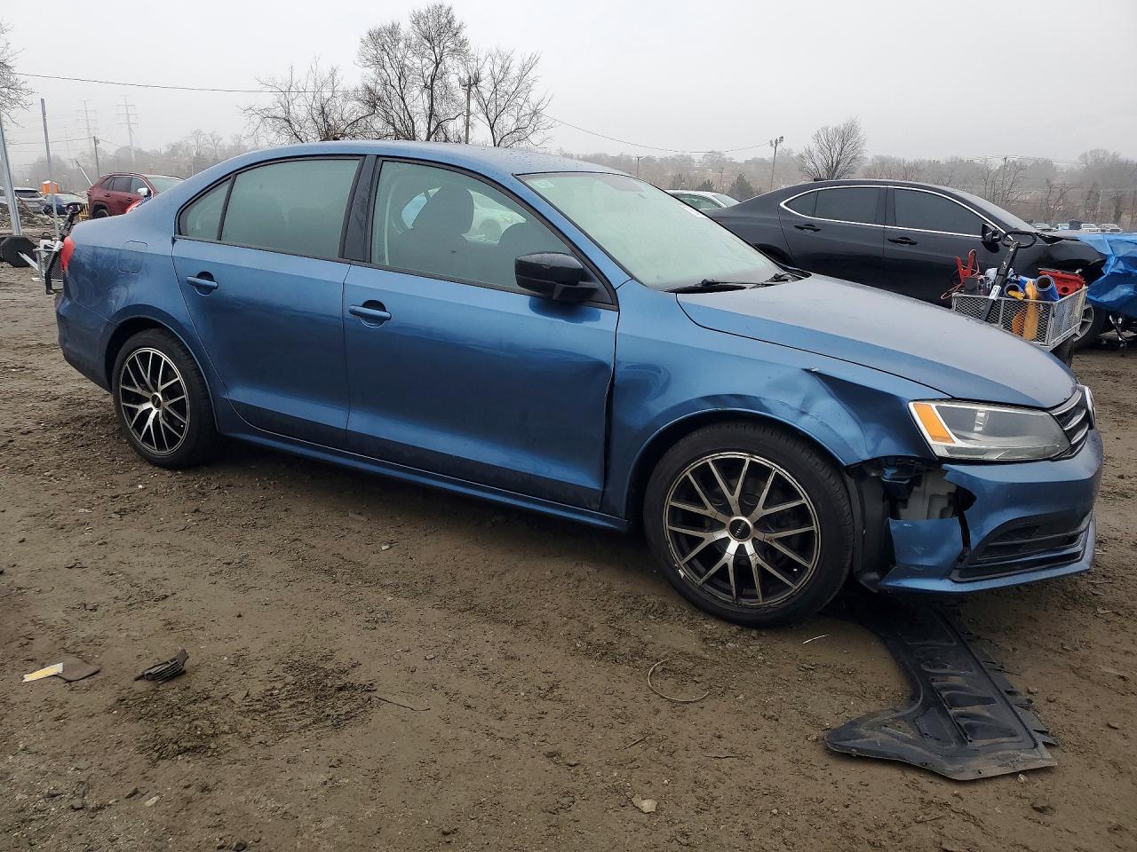 2015 VOLKSWAGEN JETTA BASE photo 4