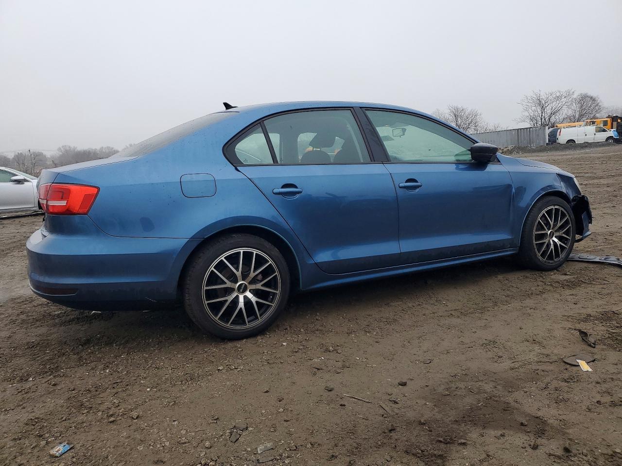 2015 VOLKSWAGEN JETTA BASE photo 3