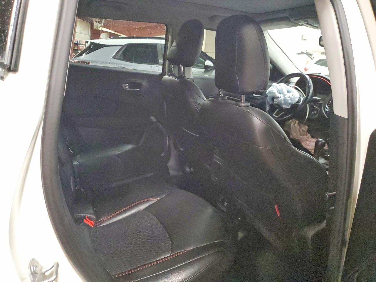 2019 JEEP COMPASS TRAILHAWK photo 31