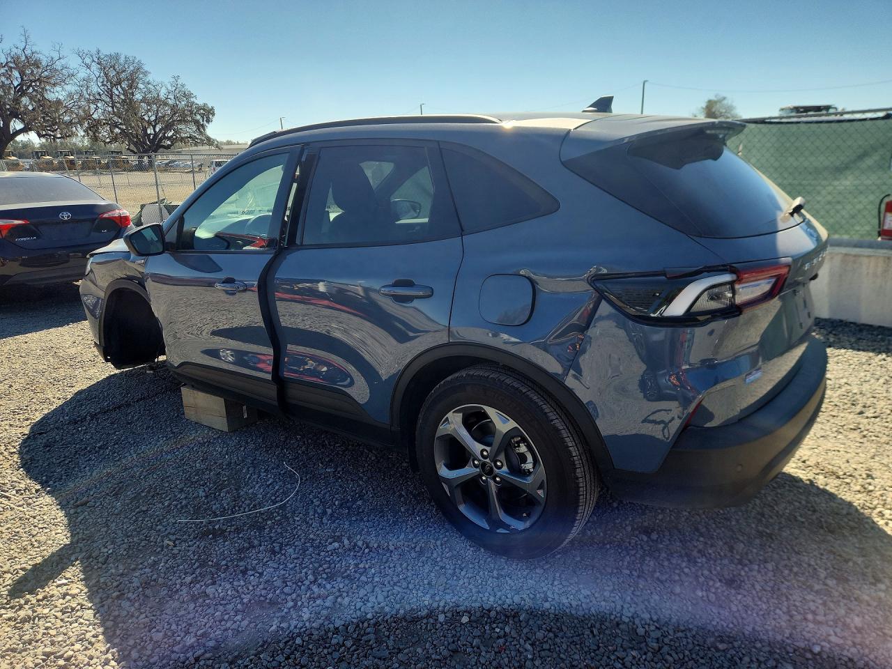 2025 FORD ESCAPE ST LINE photo 3