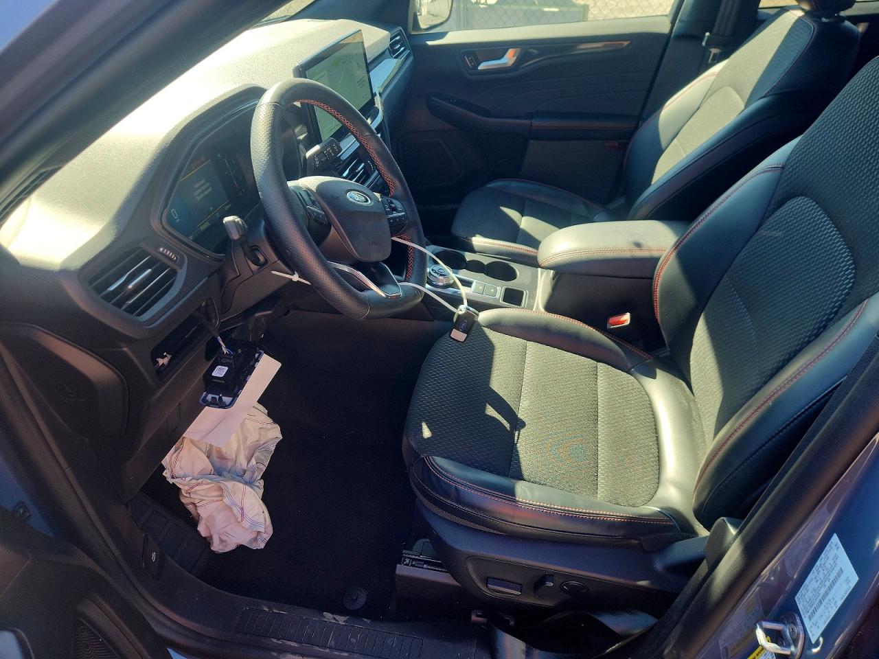2025 FORD ESCAPE ST LINE photo 13