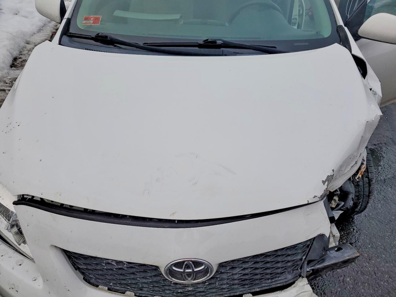 2010 TOYOTA COROLLA photo 31