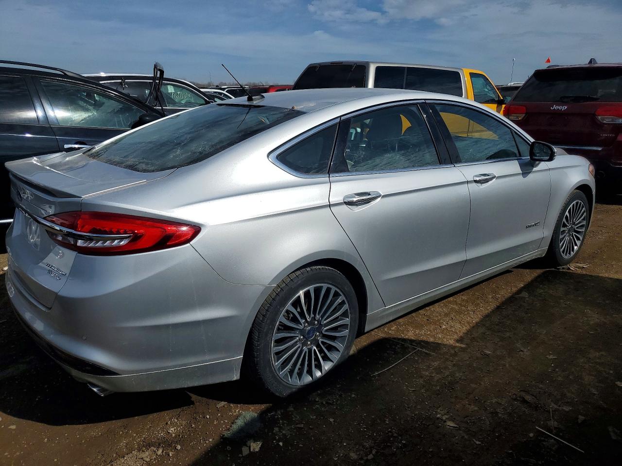 2018 FORD FUSION TITANIUM/PLATINUM HEV photo 3