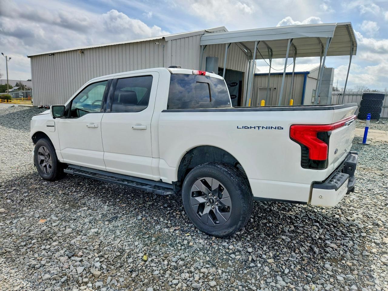 2022 FORD F150 LIGHTNING PRO photo 4