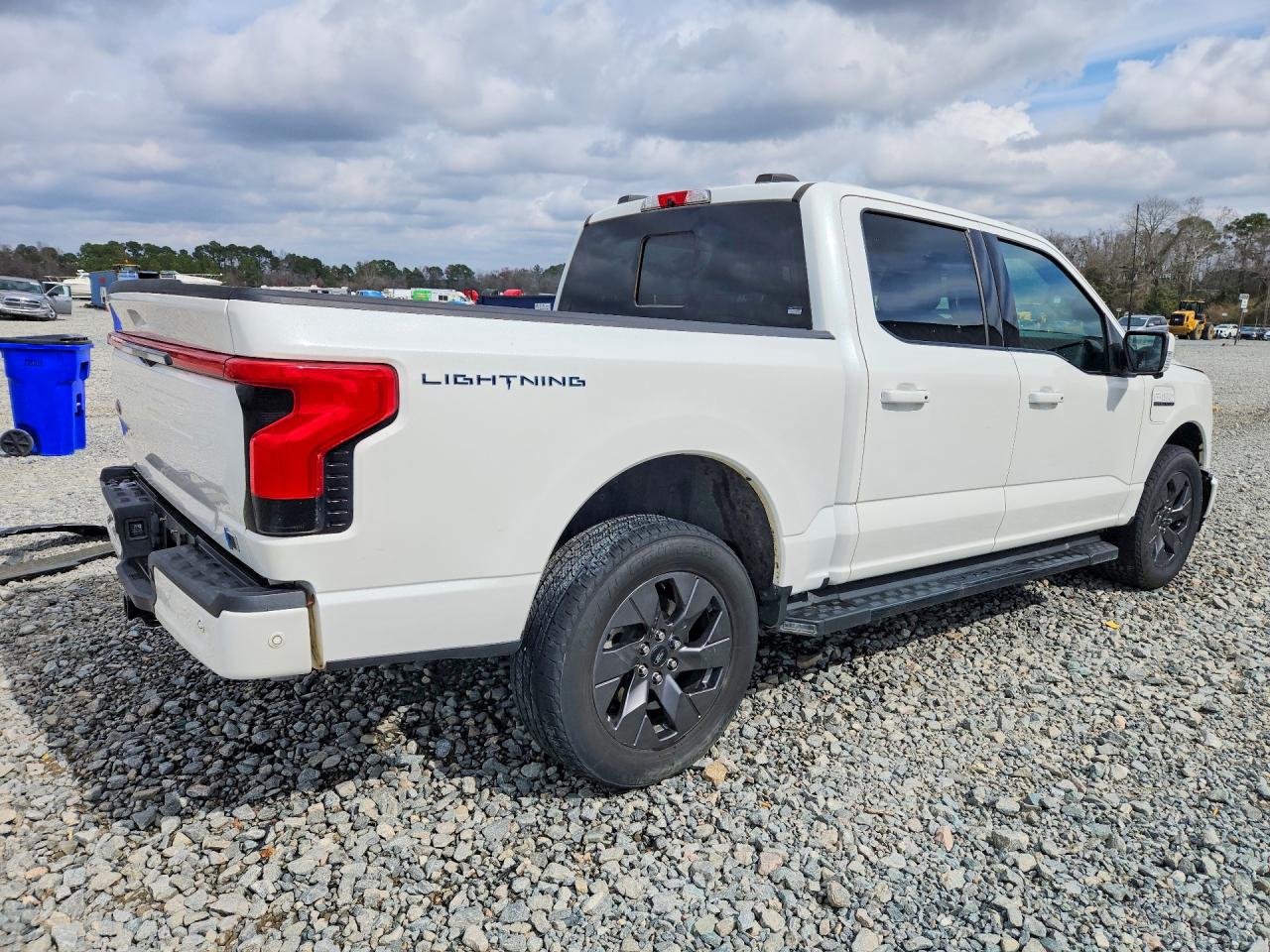 2022 FORD F150 LIGHTNING PRO photo 7