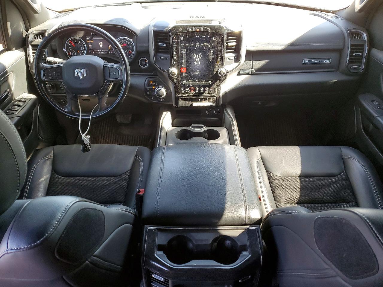 2021 RAM 1500 photo 15