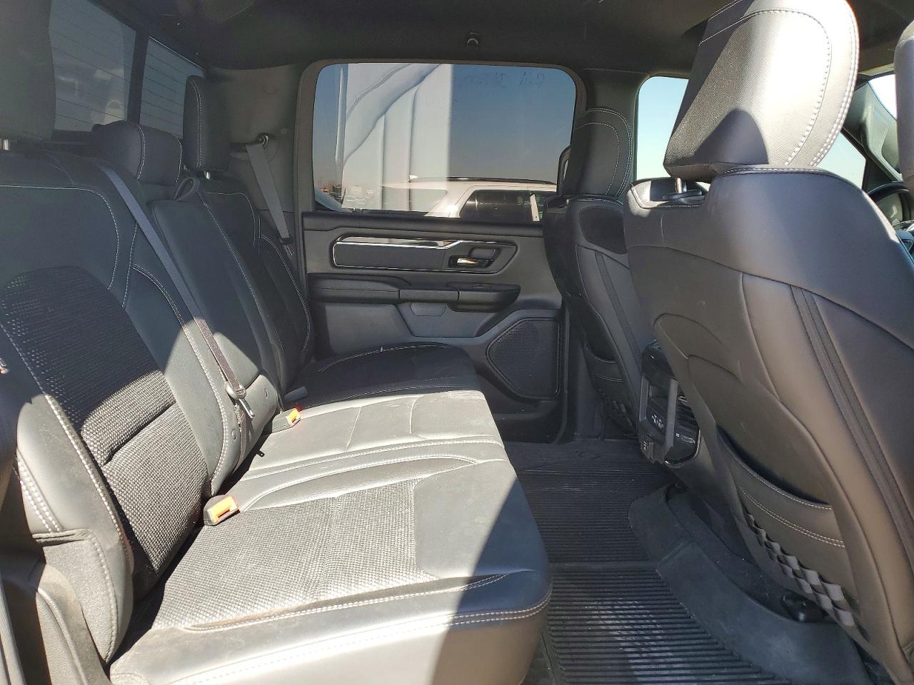2021 RAM 1500 photo 19