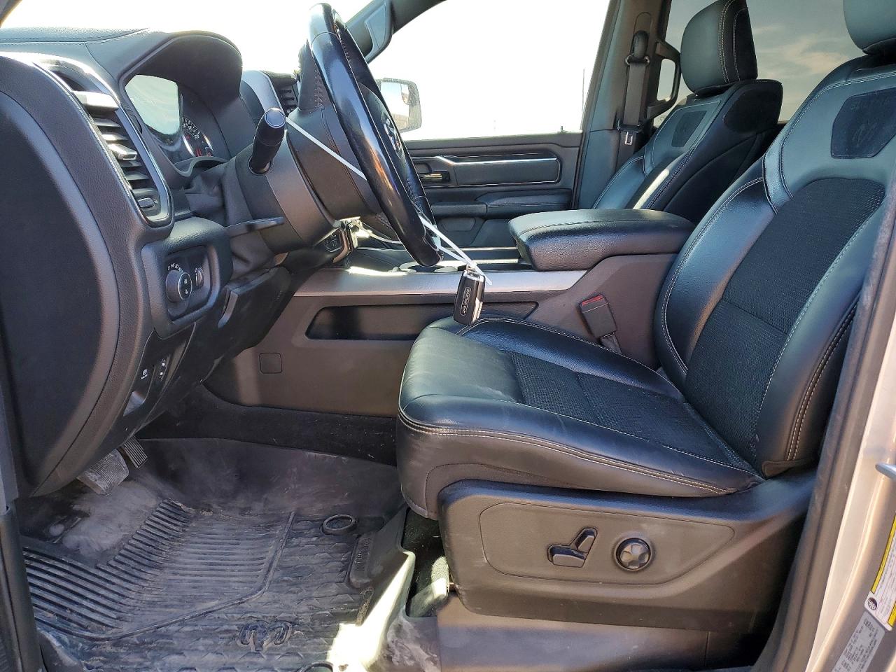 2021 RAM 1500 photo 13