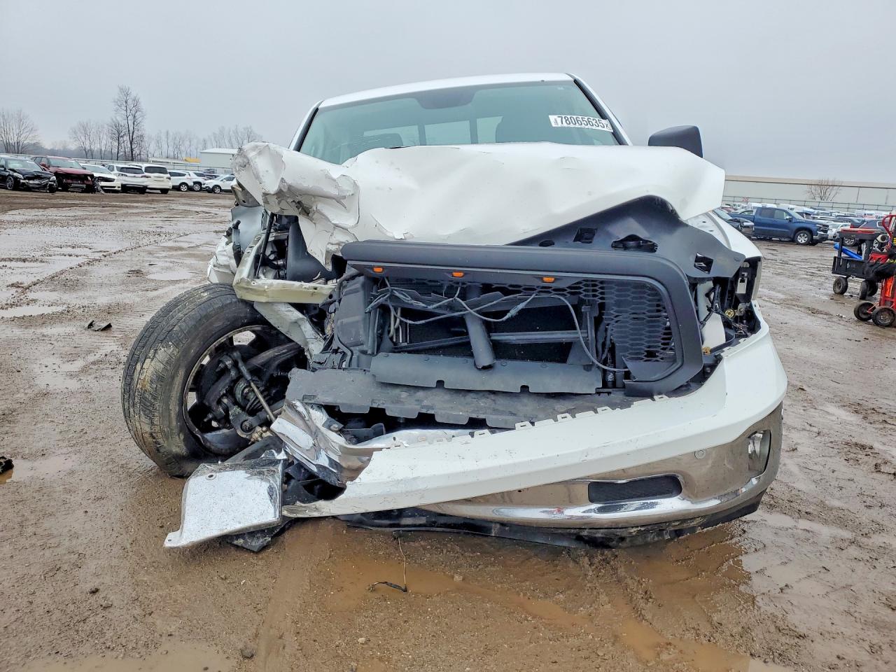 2017 RAM 1500 SLT photo 5