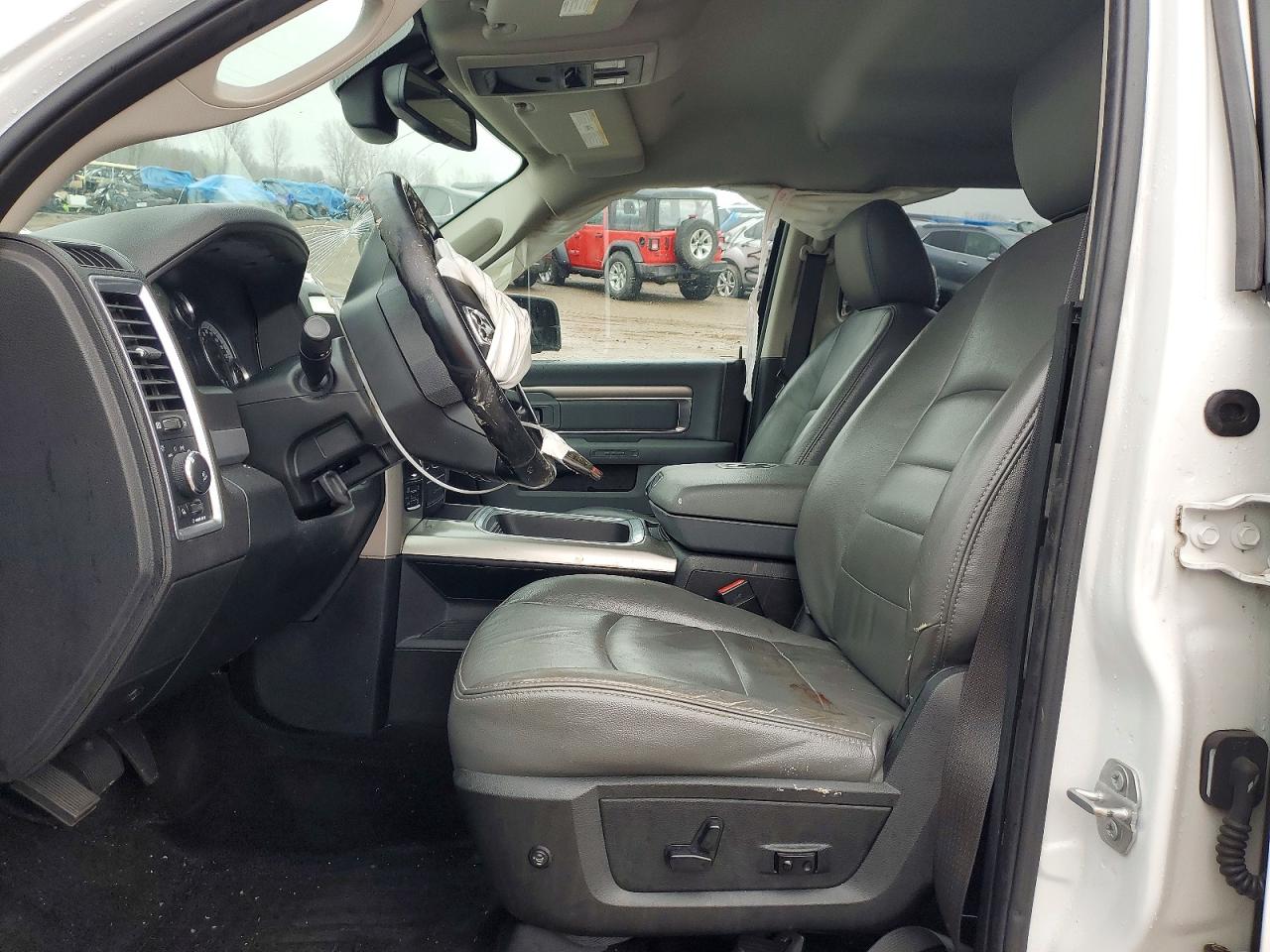 2017 RAM 1500 SLT photo 7