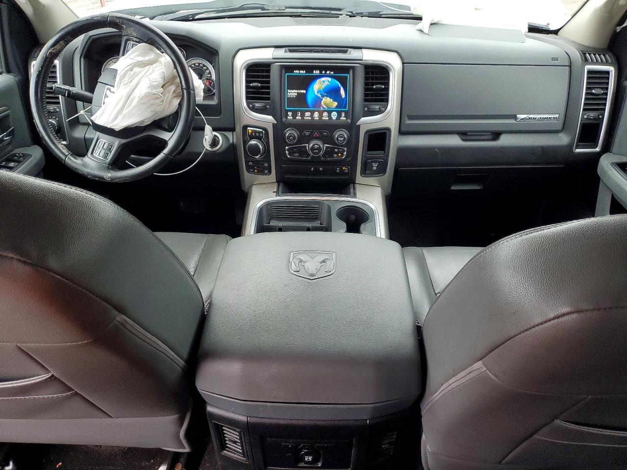 2017 RAM 1500 SLT photo 8