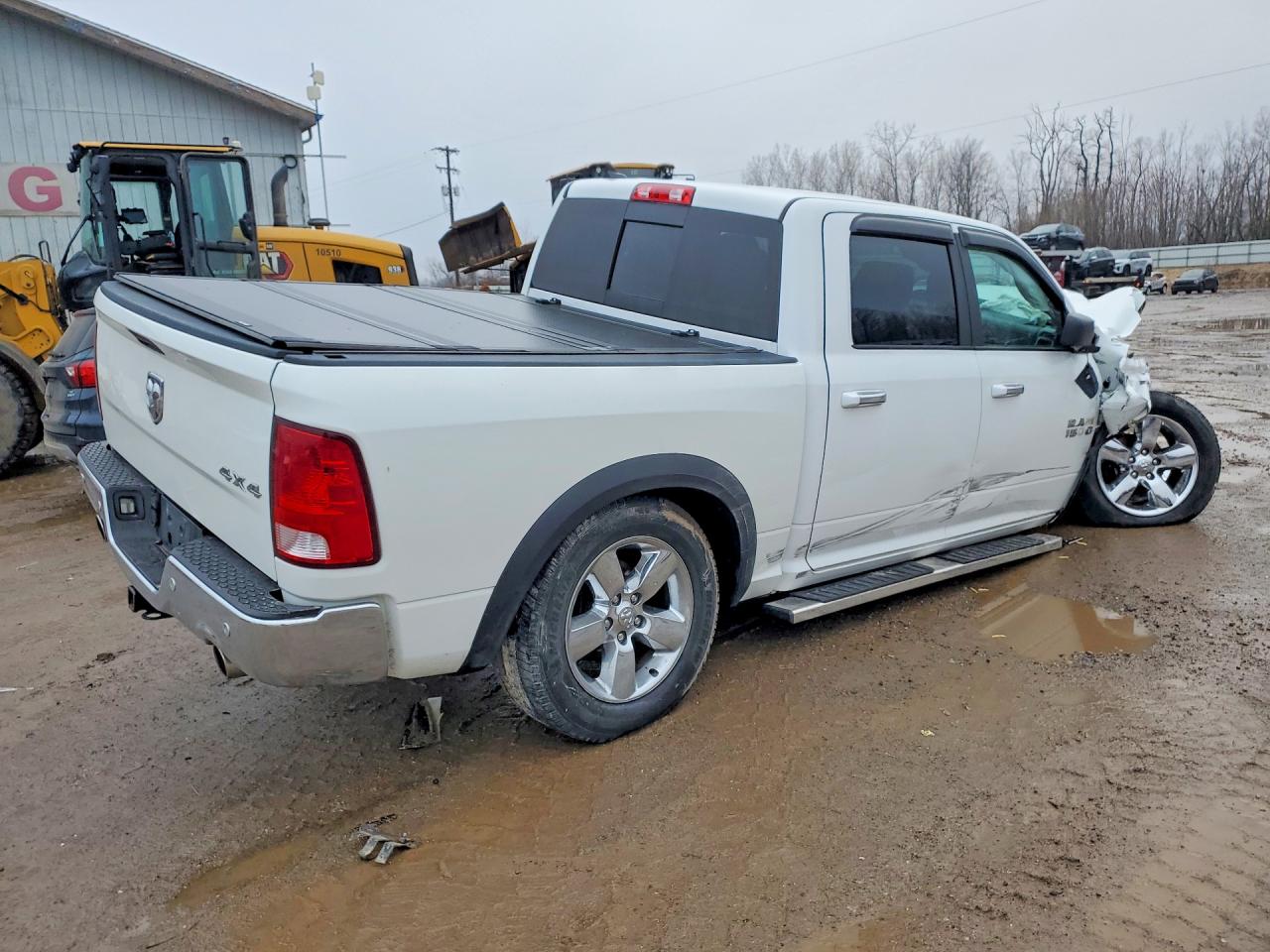 2017 RAM 1500 SLT photo 3