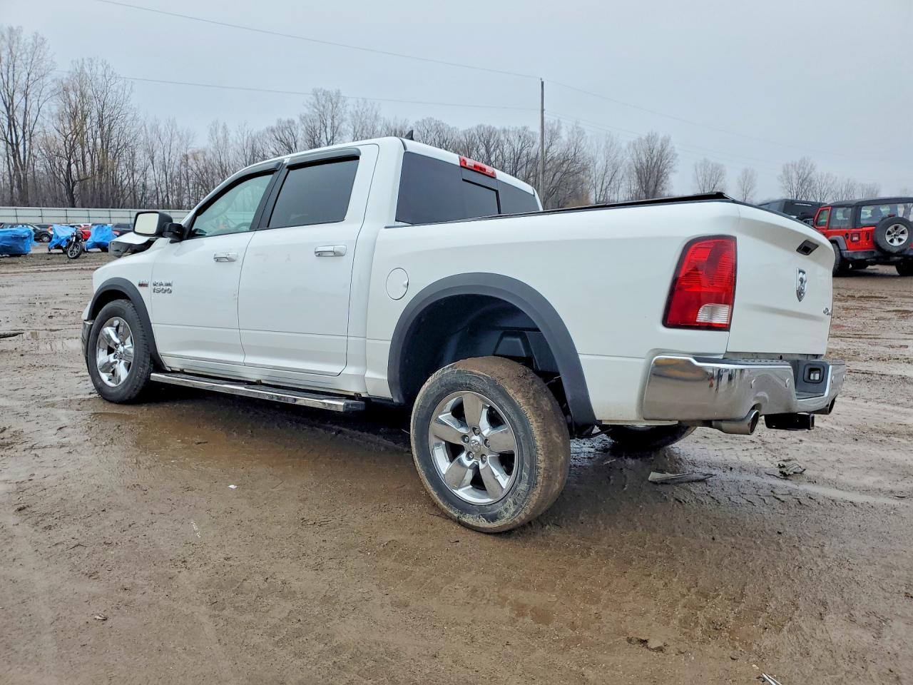 2017 RAM 1500 SLT photo 2