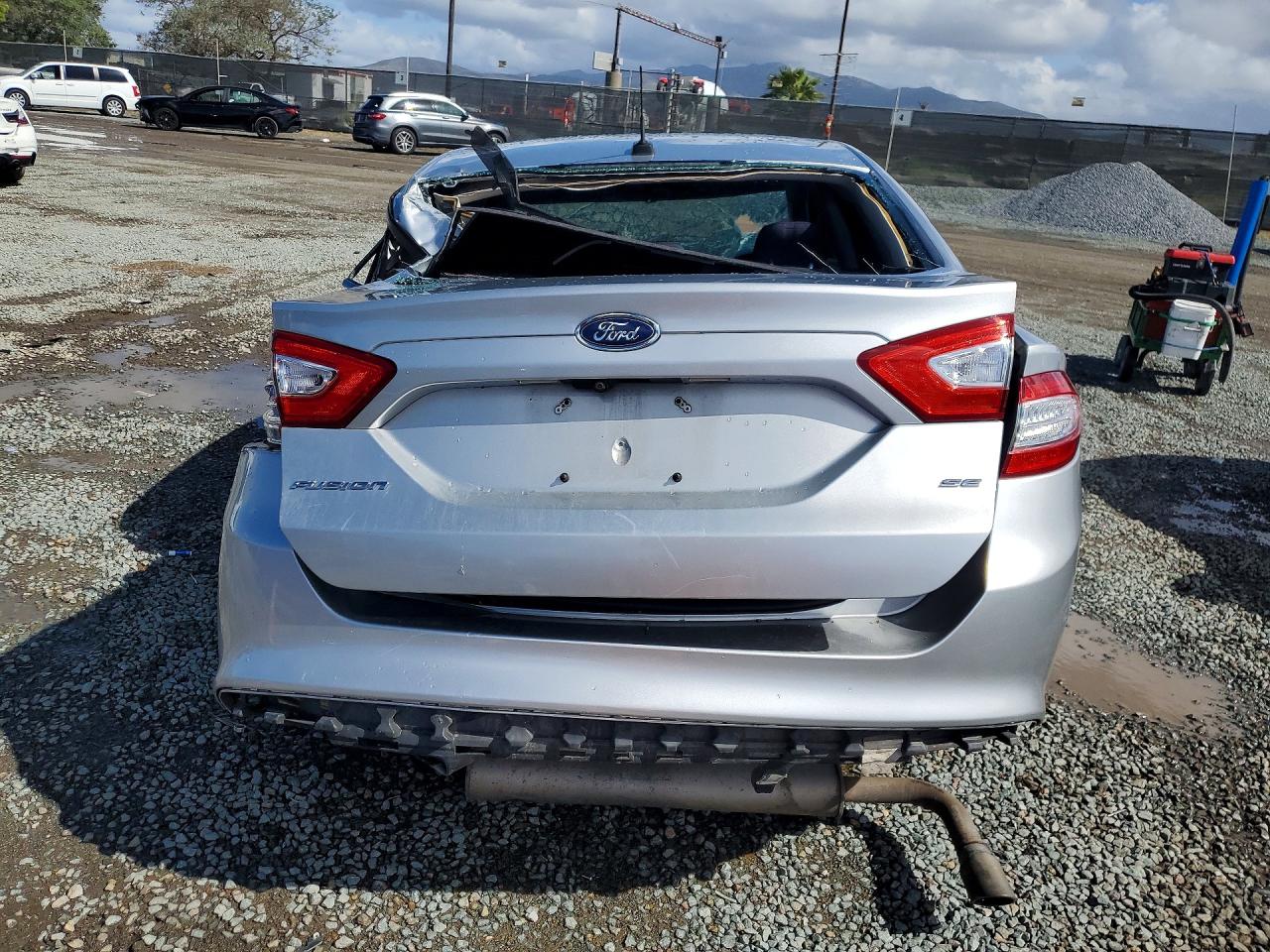 2016 FORD FUSION SE photo 16