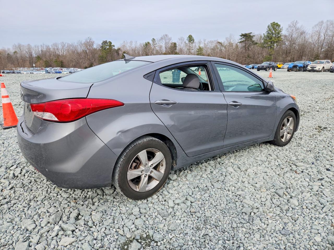 2013 HYUNDAI ELANTRA GLS photo 5