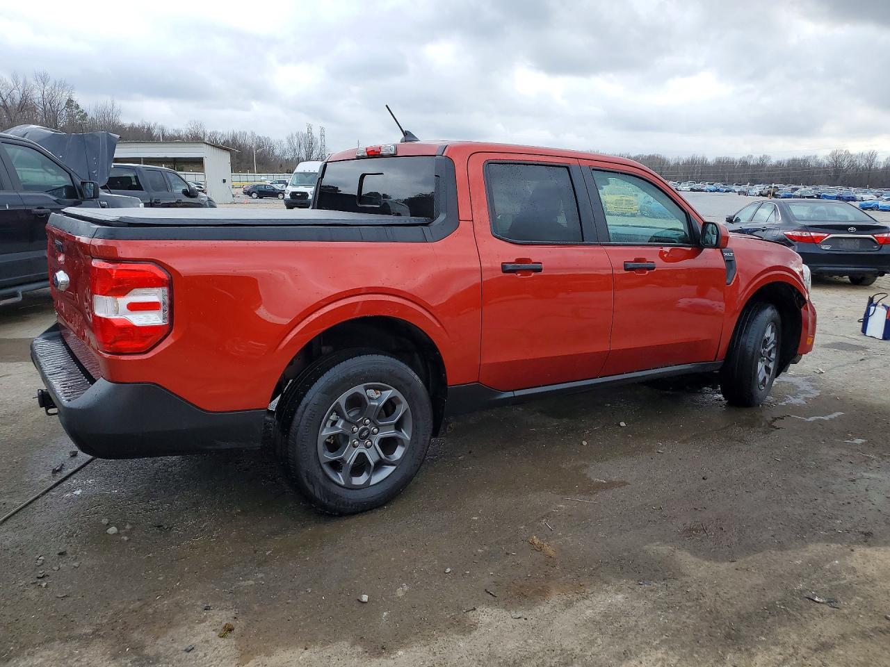 2023 FORD MAVERICK XL photo 3