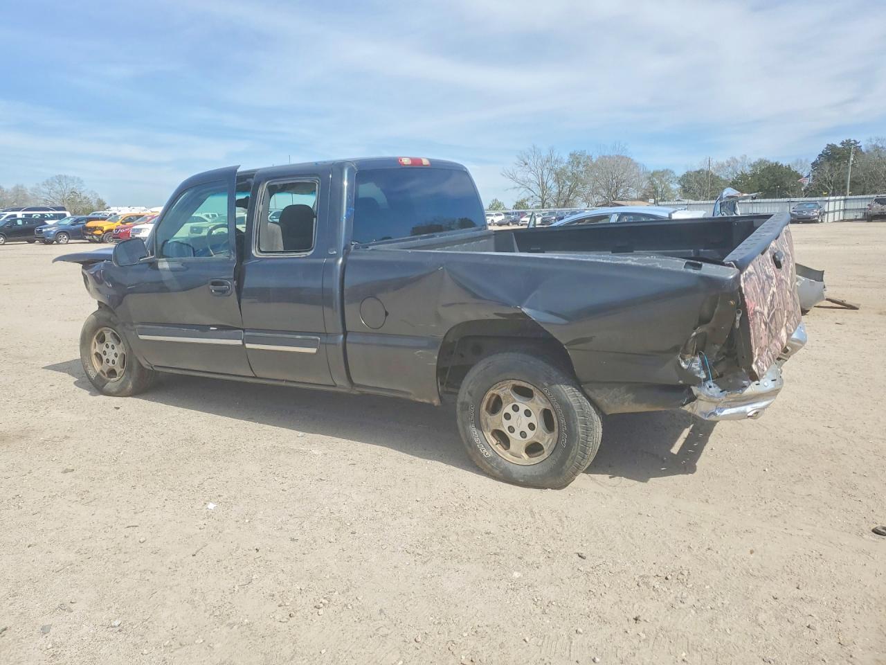 2003 CHEVROLET SILVERADO C1500 photo 3