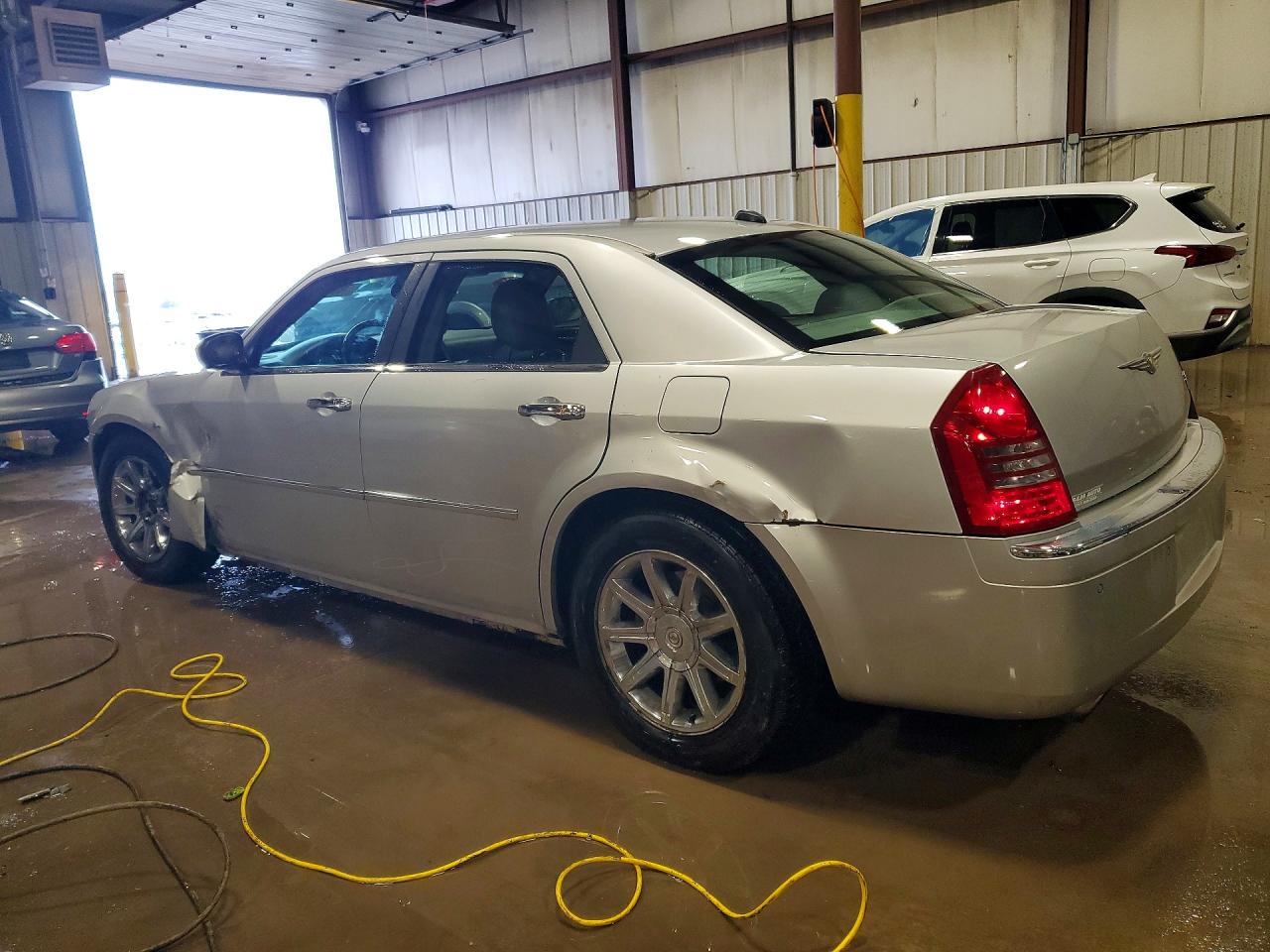 2006 CHRYSLER 300C photo 3