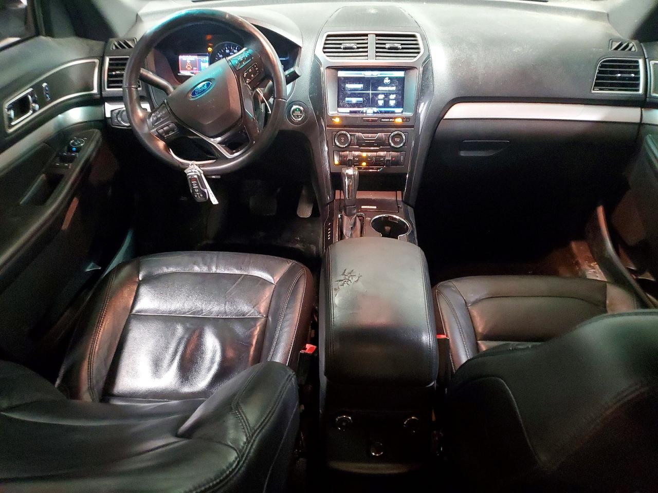 2016 FORD EXPLORER XLT photo 15