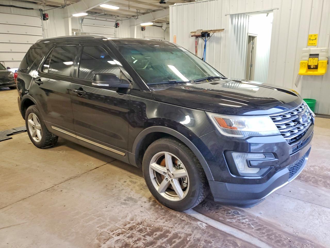 2016 FORD EXPLORER XLT photo 7