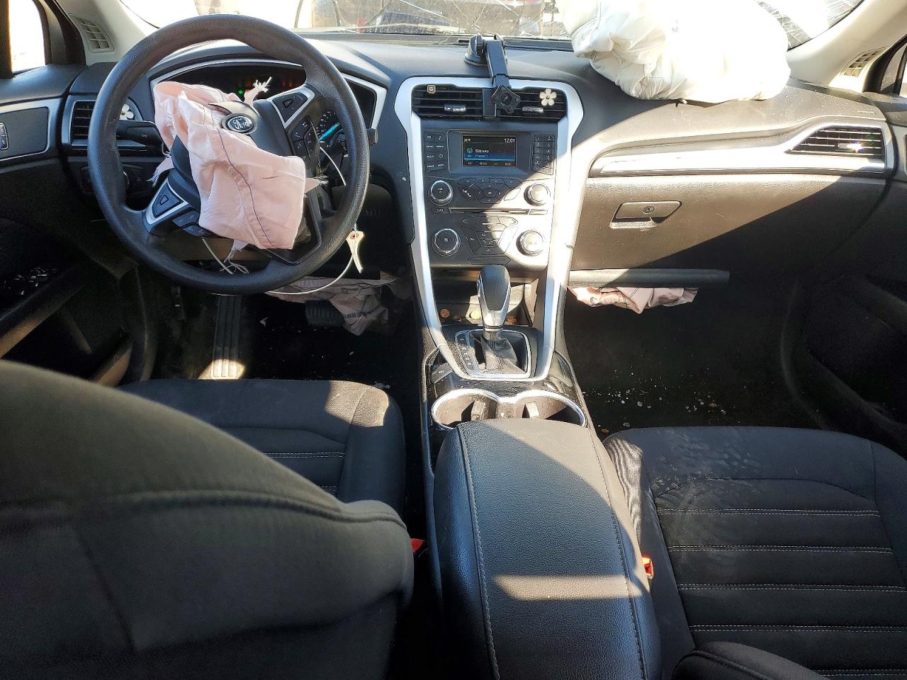 2015 FORD FUSION SE photo 8