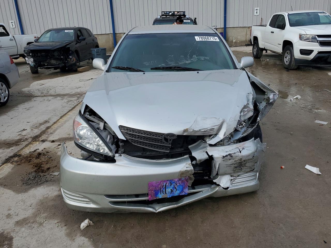 2004 TOYOTA CAMRY LE photo 9
