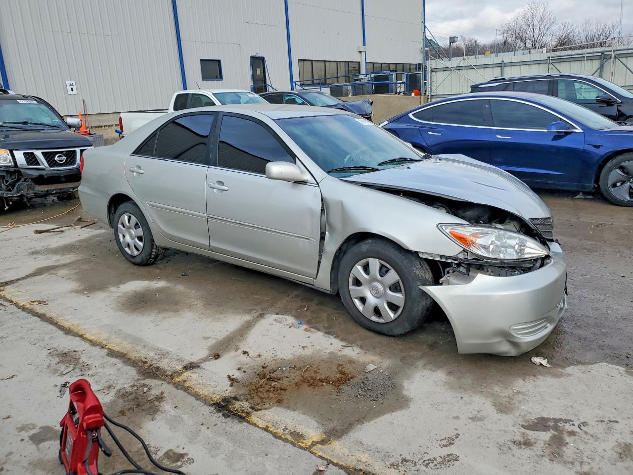 2004 TOYOTA CAMRY LE photo 7