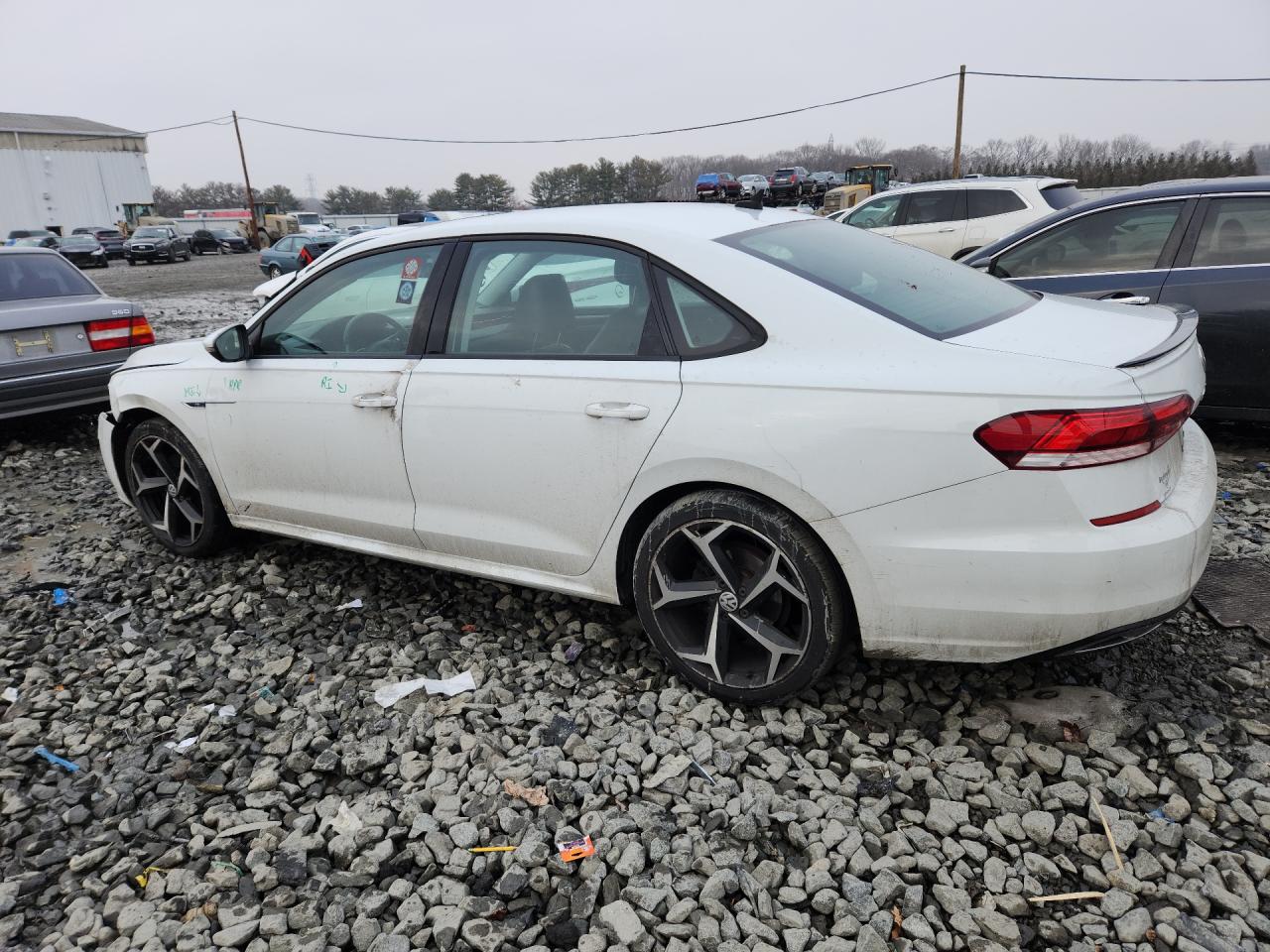 2020 VOLKSWAGEN PASSAT R-LINE photo 4