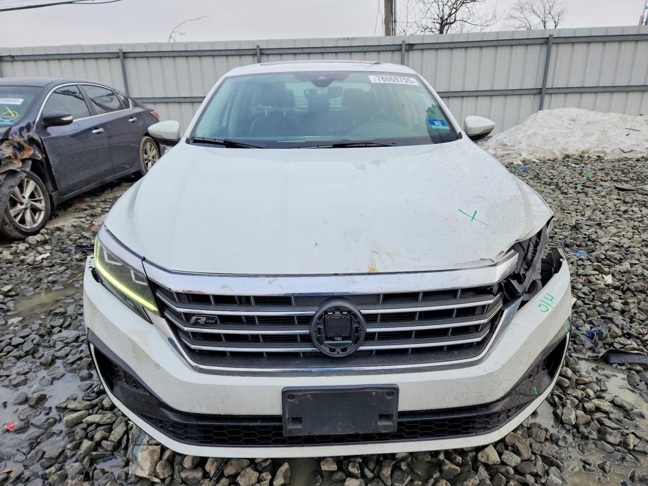 2020 VOLKSWAGEN PASSAT R-LINE photo 13