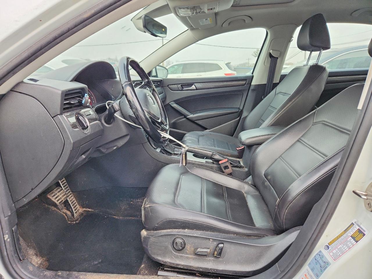 2020 VOLKSWAGEN PASSAT R-LINE photo 19