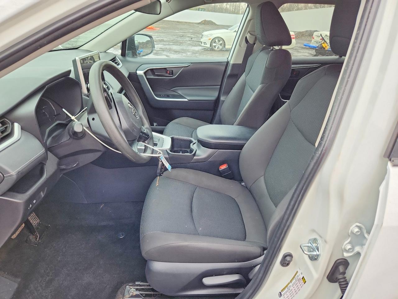 2025 TOYOTA RAV4 LE photo 7