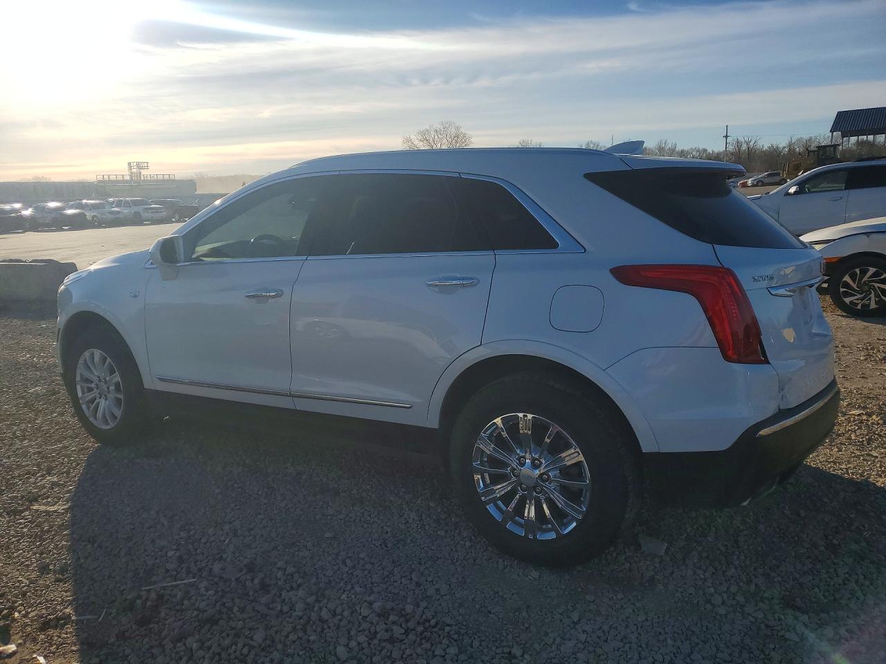 2019 CADILLAC XT5 photo 2