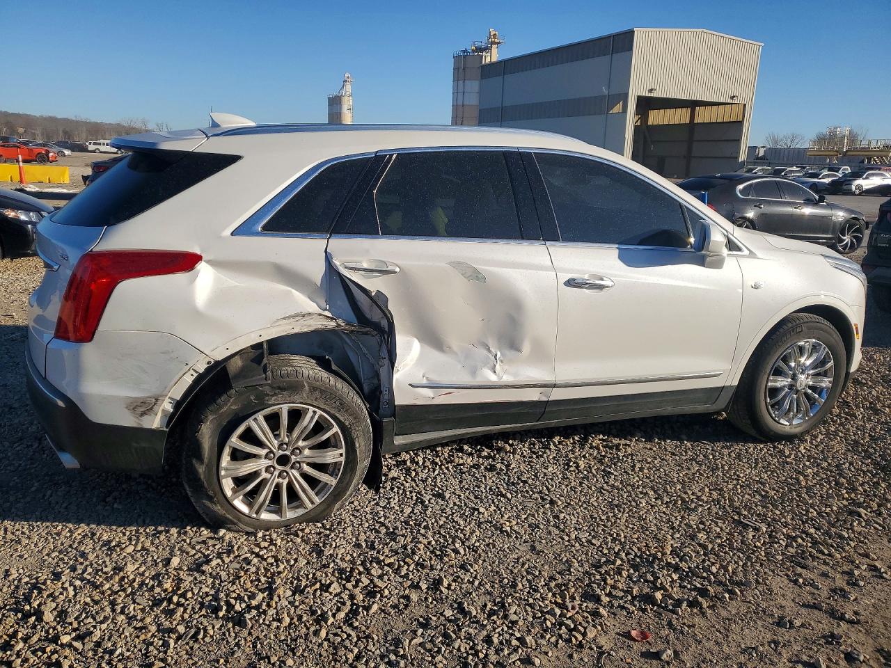 2019 CADILLAC XT5 photo 3
