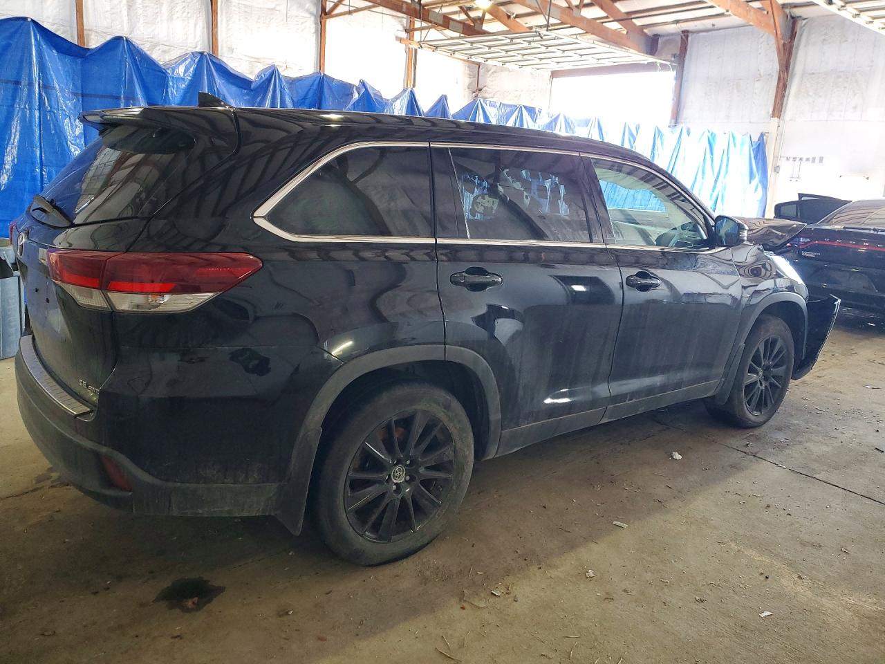 2019 TOYOTA HIGHLANDER SE photo 7