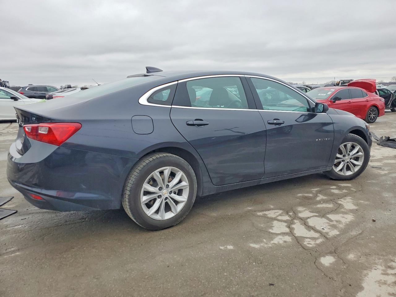 2023 CHEVROLET MALIBU LT photo 5