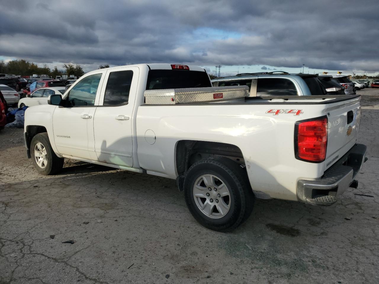 2016 CHEVROLET SILVERADO K1500 LT photo 3